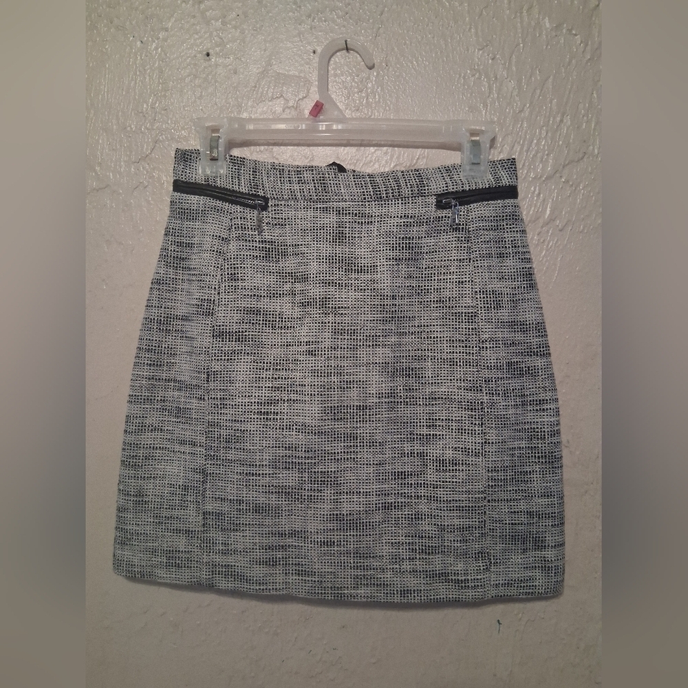 H&M Monochrome Textured Mini Skirt